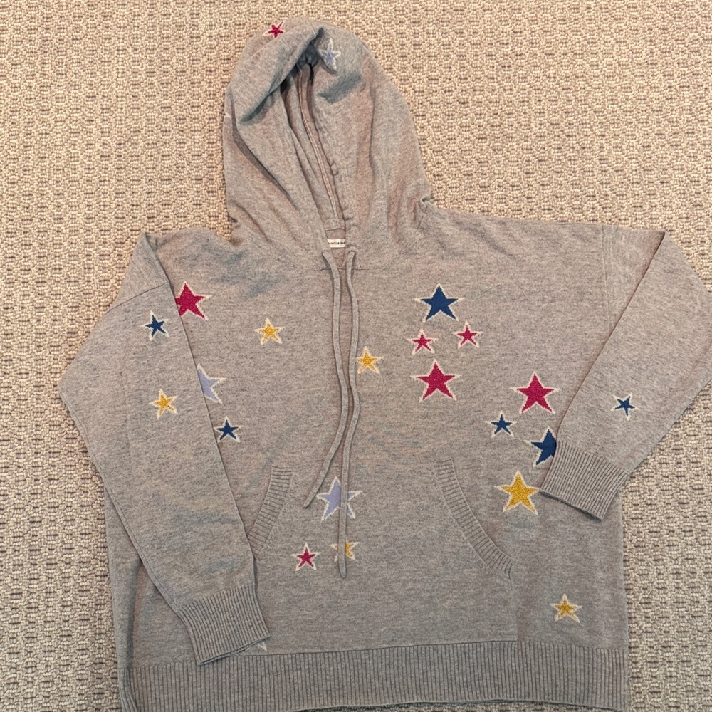 Chinti & Parker Gray Hoodie with Star Accents